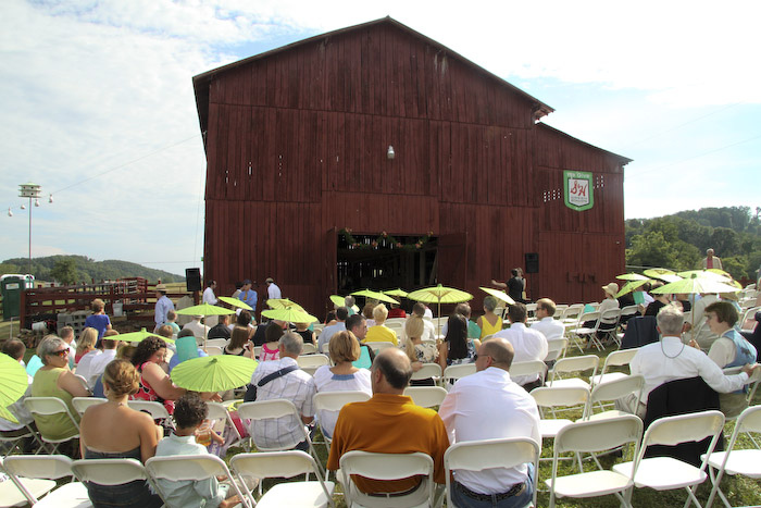 lahla's wedding lahla, wedding, jonesborough, tennessee, bacon farm