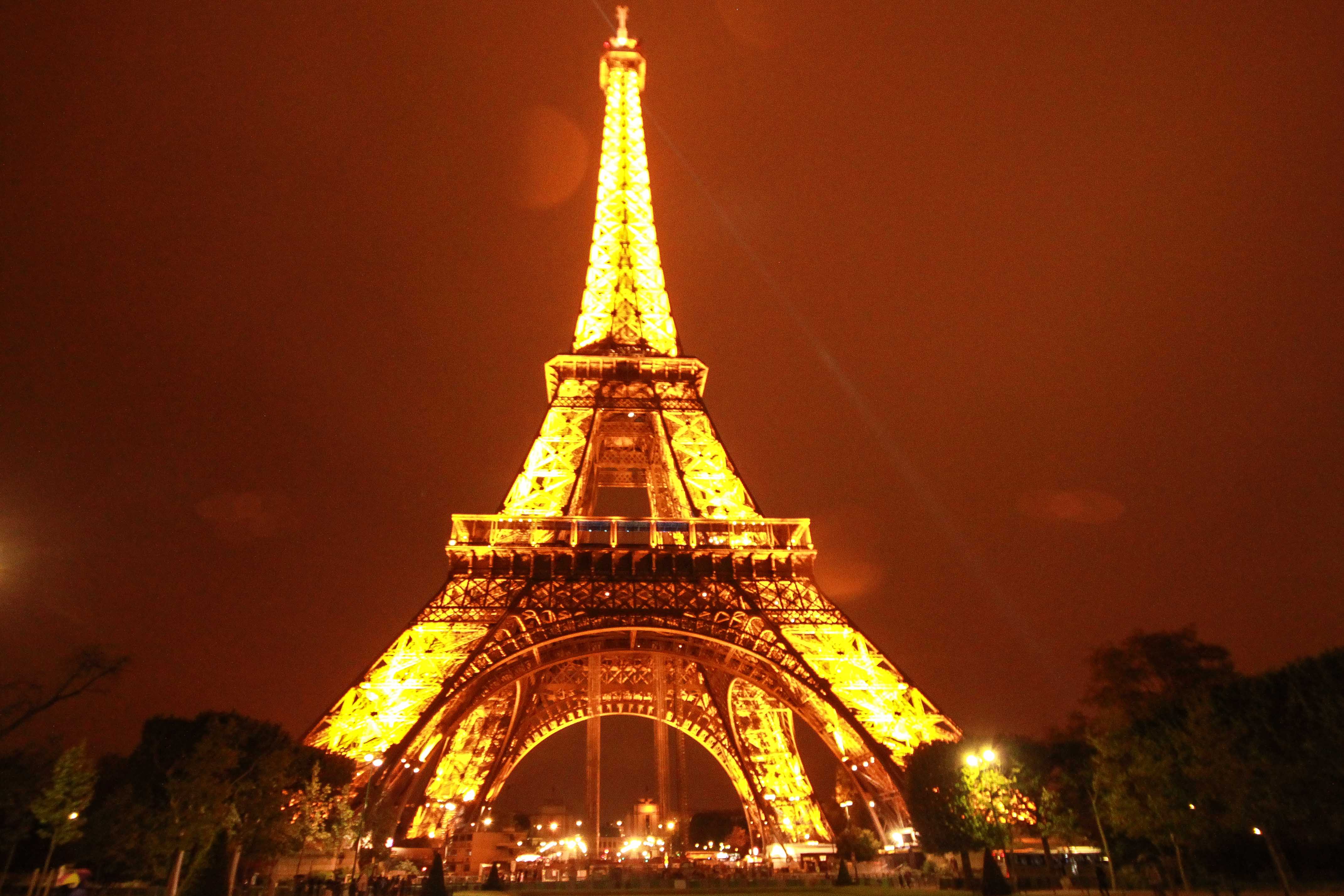Paris travel: The Eiffel Tower at night