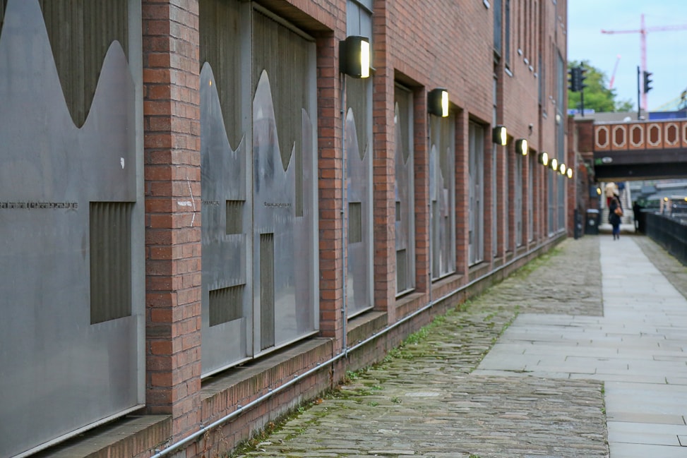 Manchester Music Tour | See the most prominent musical sites in town with Manchester Music Tours