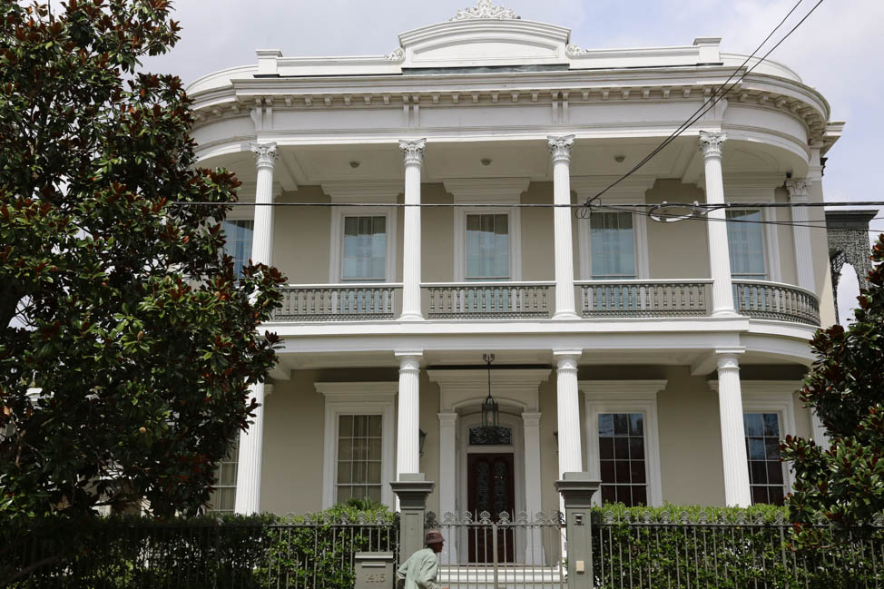 A Tour of the Garden District in New Orleans
