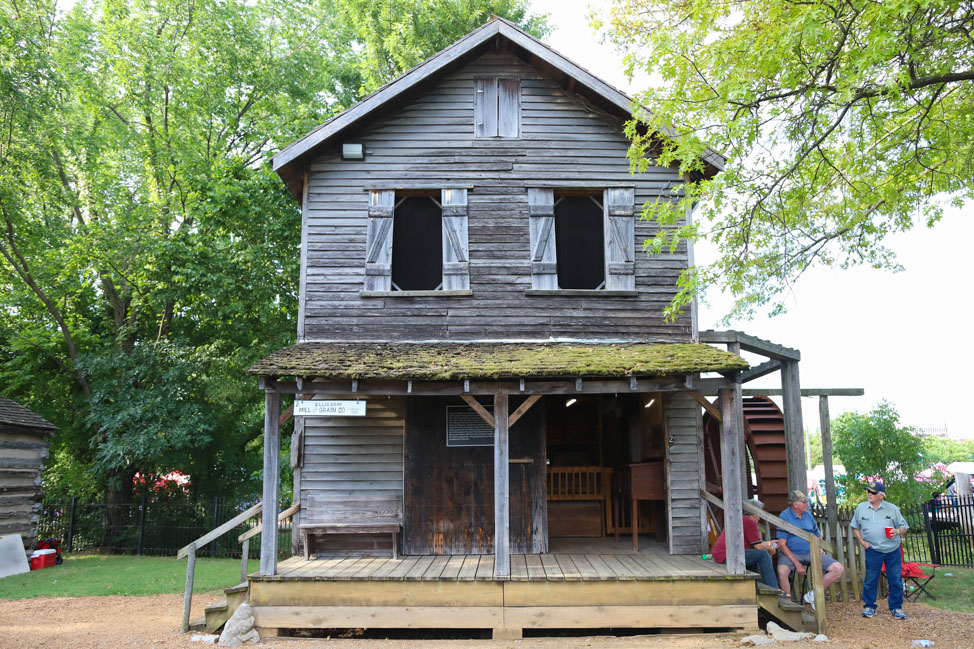 A Weekend in Murfreesboro: Cannonsburgh Village in Murfreesboro, Tennessee