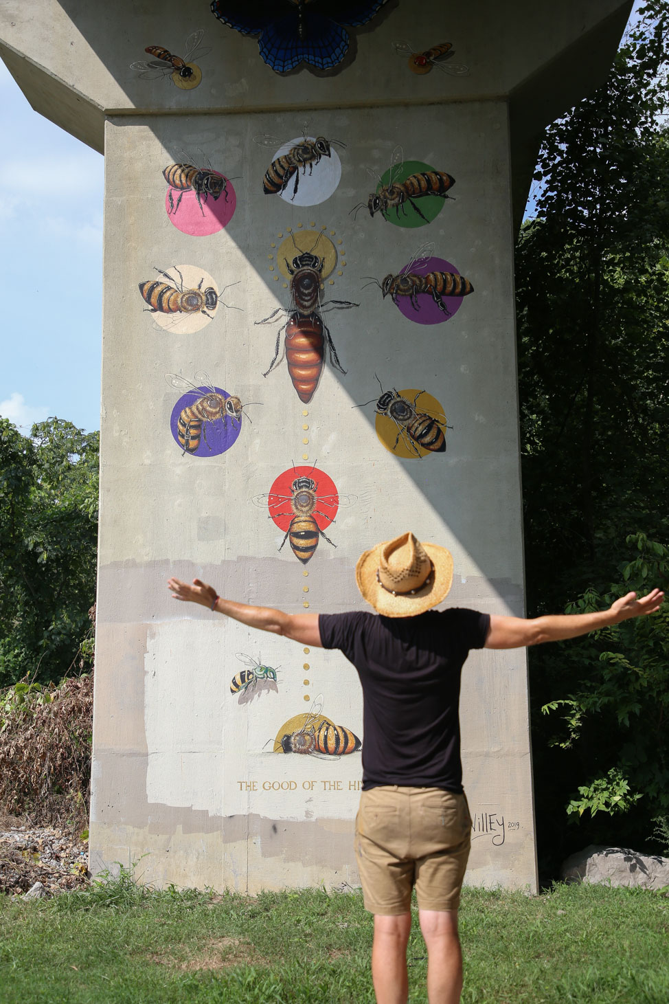 The Good of the Hive mural in Manchester, Tennessee