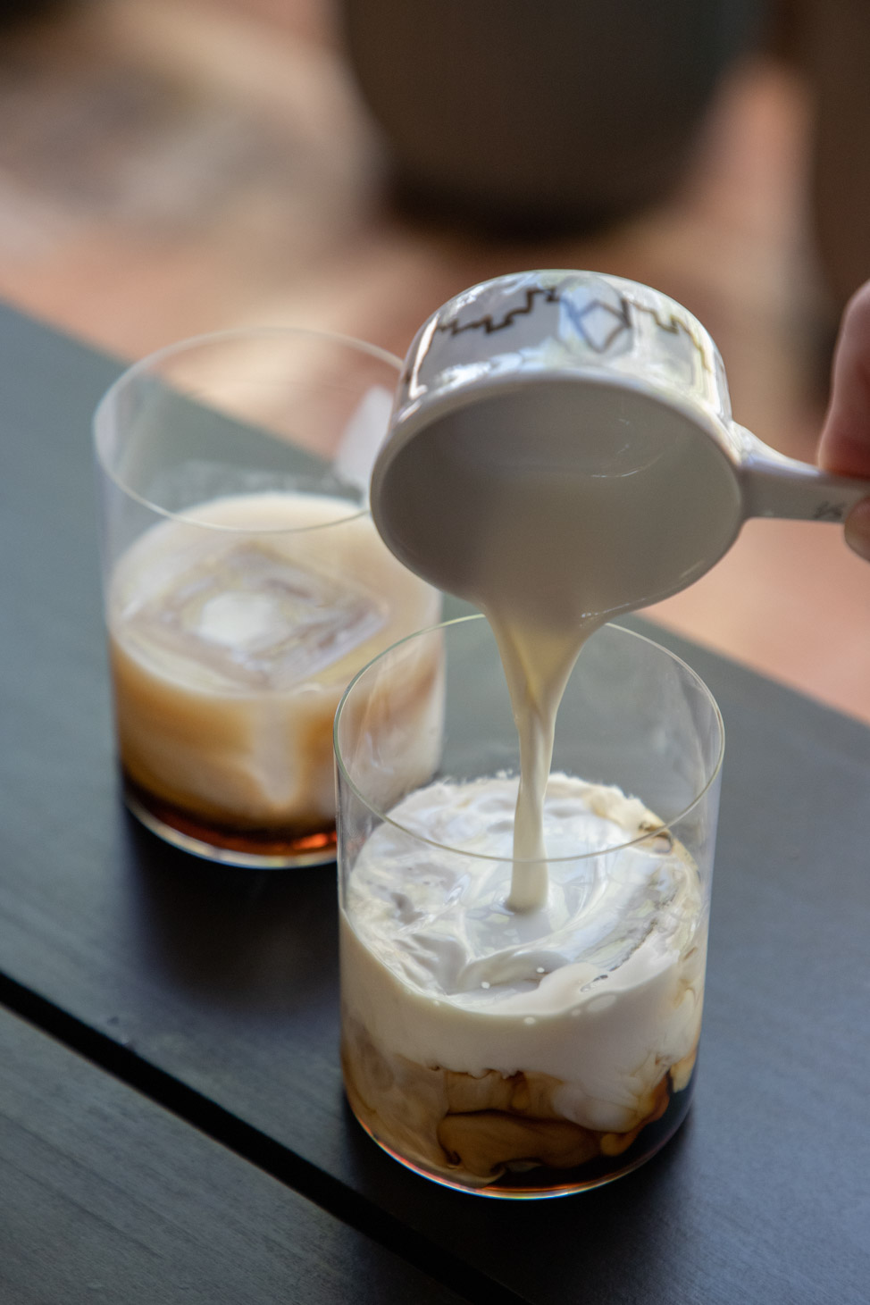 Making a White Russian: a cocktail recipe