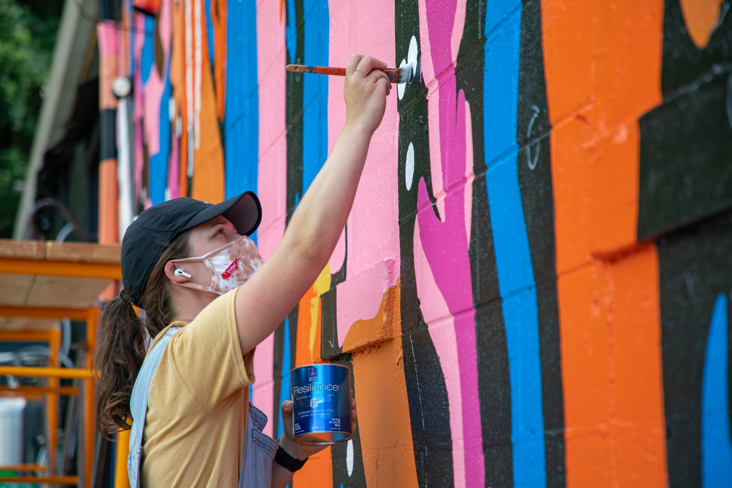 Paris Woodhull’s mural in Knoxville for Walls for Women