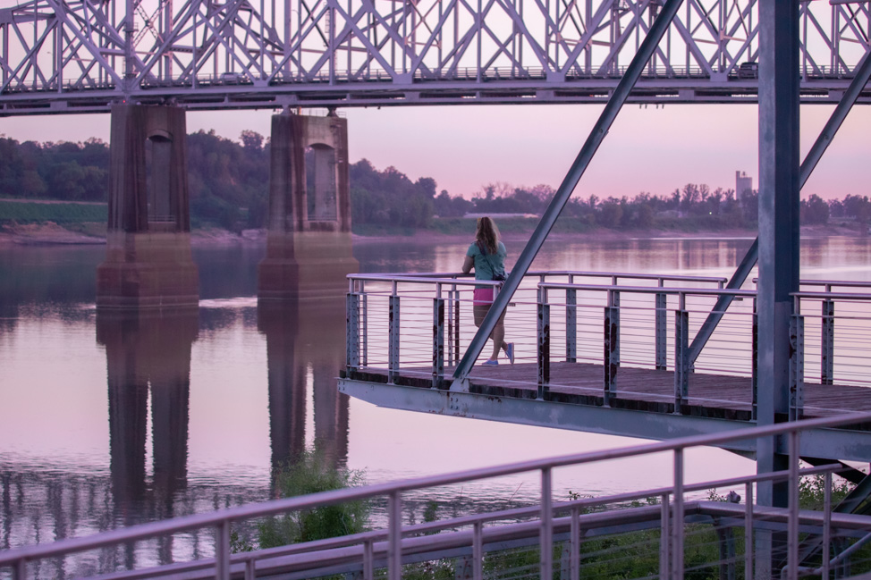 What to Do in Natchez, Mississippi: See the sun set over the Mississippi River