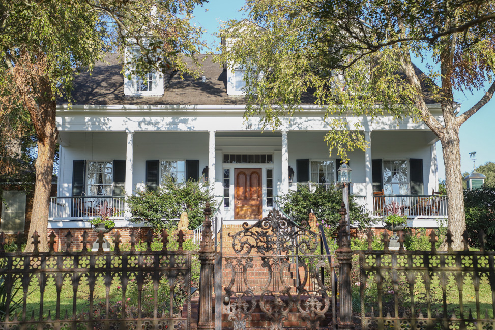 Take an Open Air Tour of Natchez, Mississippi