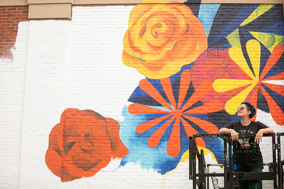 Kim Radford painting in Nolensville, photo by Ilde Cook