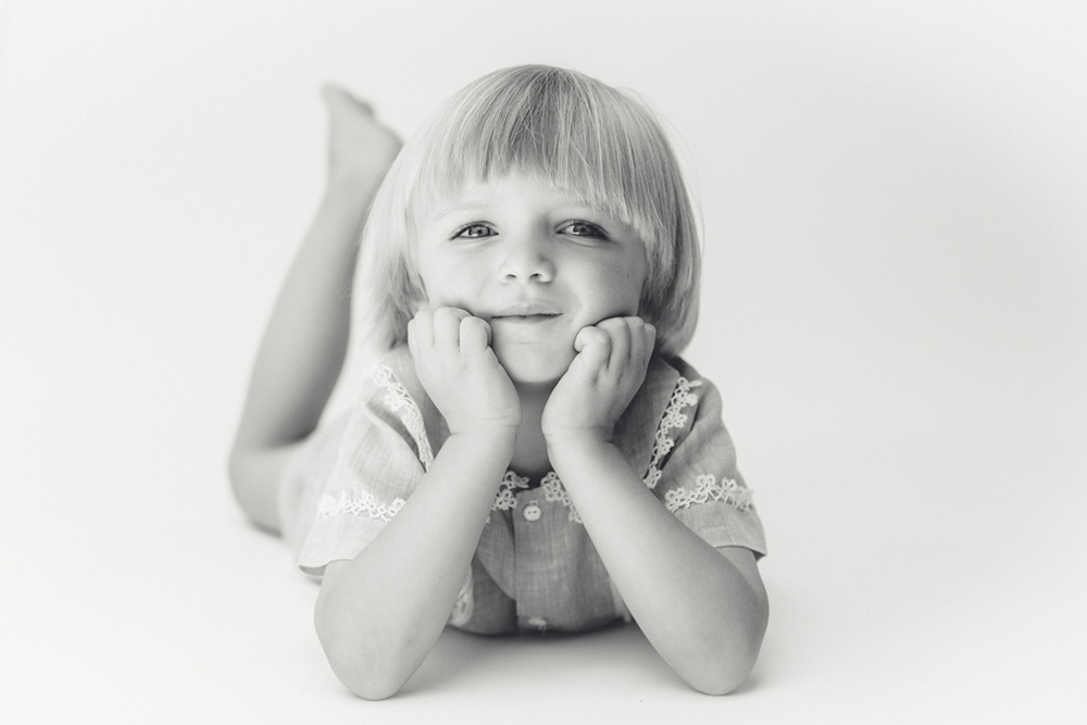 black and white kids photography in Tennessee
