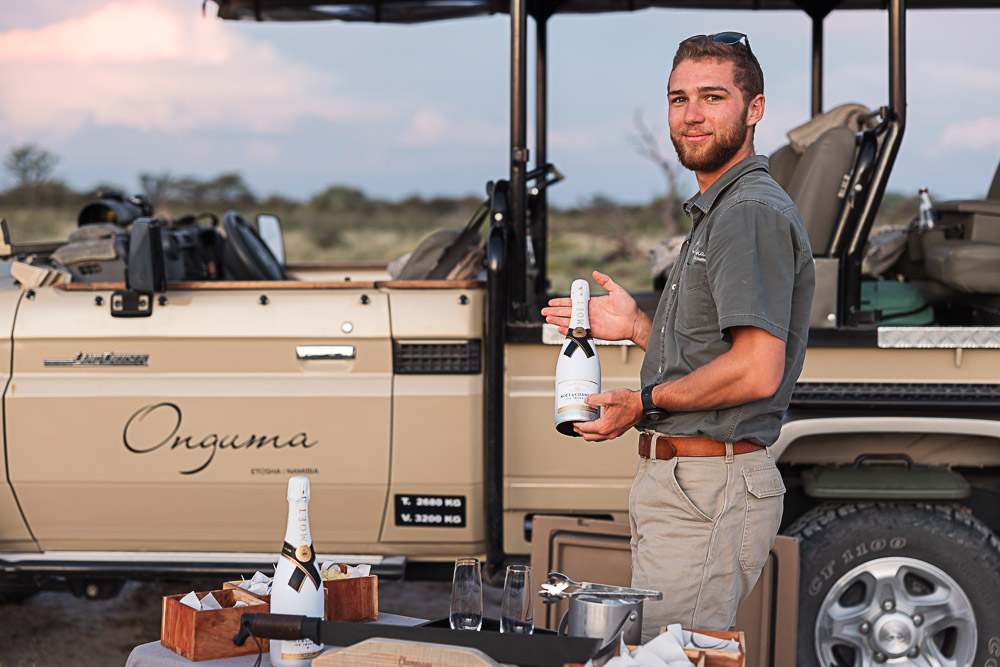 Sundowner in Namibia at Camp Kala